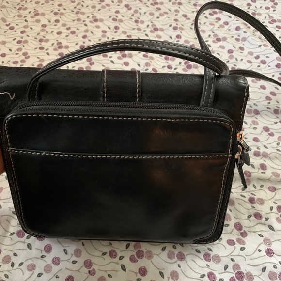 Fossil genuine black leather crossbody - Picture 2 of 12